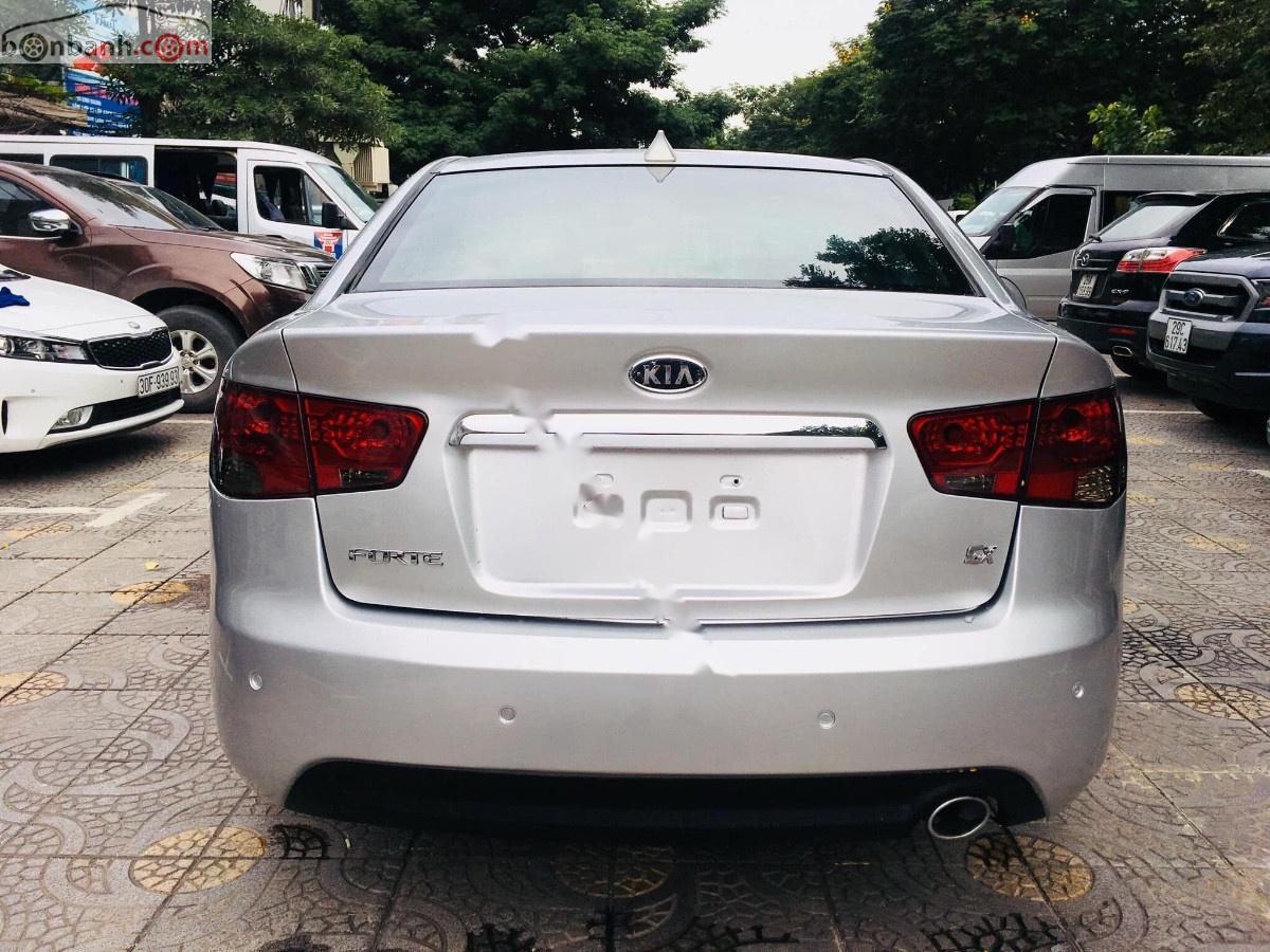 Kia Forte SX 1.6 AT 2010 - Bán xe cũ Kia Forte SX 1.6 AT sản xuất năm 2010, màu bạc