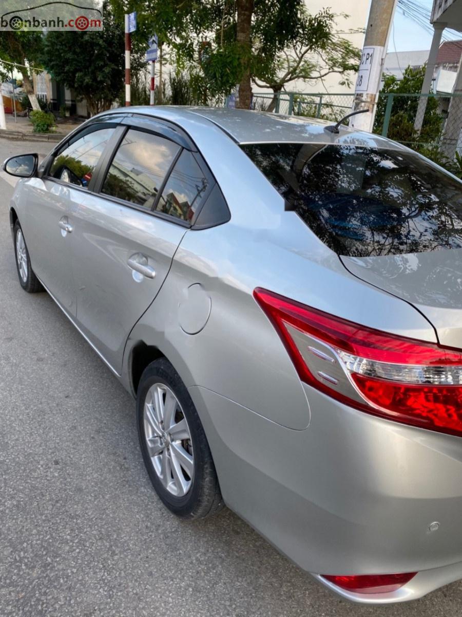 Toyota Vios 2016 - Bán Toyota Vios E đời 2016, màu bạc, số tự động