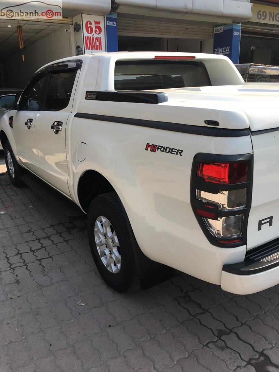 Ford Ranger 2015 - Cần bán gấp Ford Ranger 2.2AT XLS đời 2015, màu trắng, nhập khẩu số tự động, giá chỉ 565 triệu