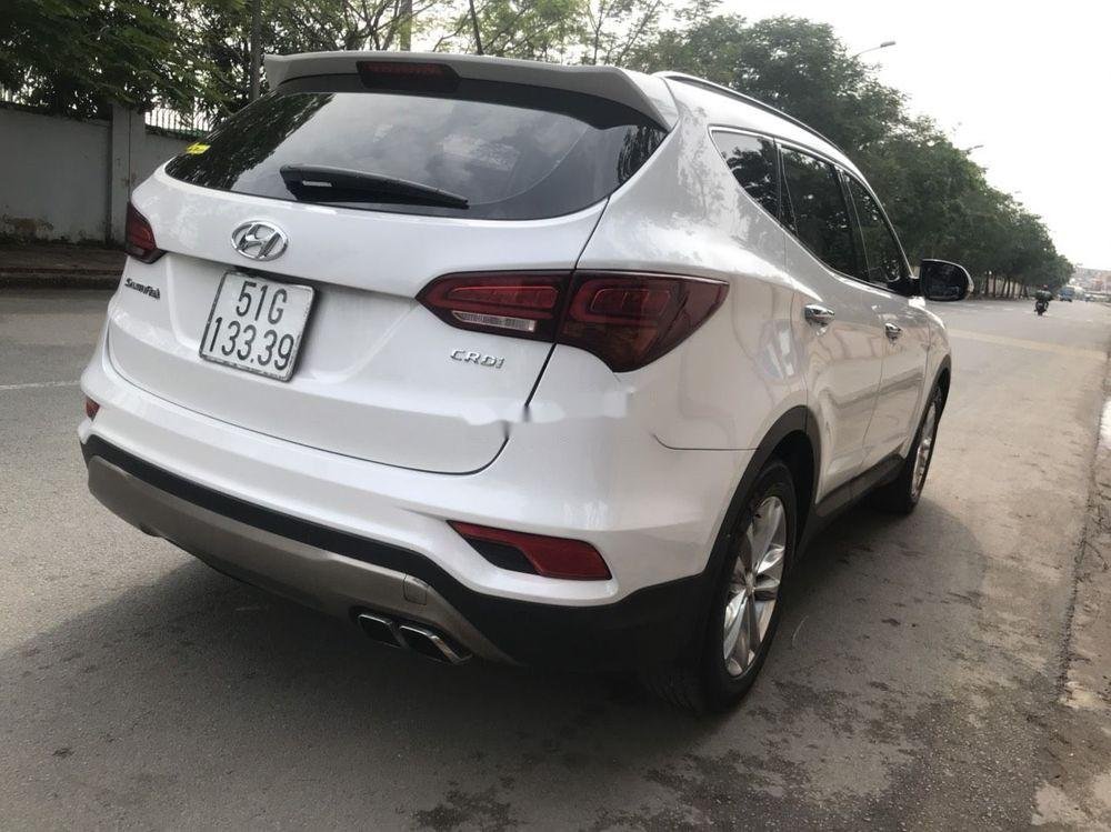 Hyundai Santa Fe 2018 - Cần bán Hyundai Santa Fe 2.2 AT năm sản xuất 2018, màu trắng, nhập khẩu số tự động, giá chỉ 950 triệu