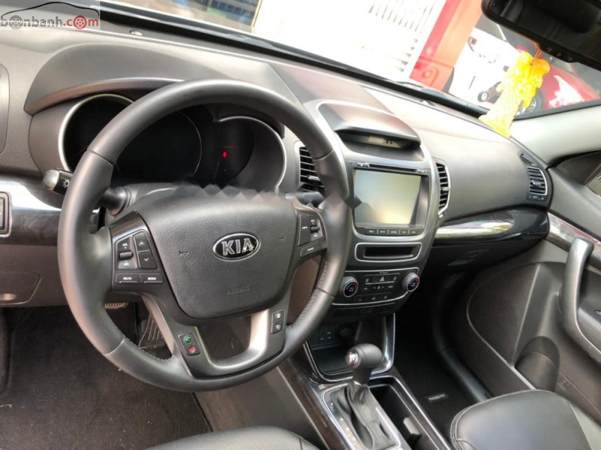 Kia Sorento 2016 - Bán Kia Sorento 2016, màu vàng, 700 triệu