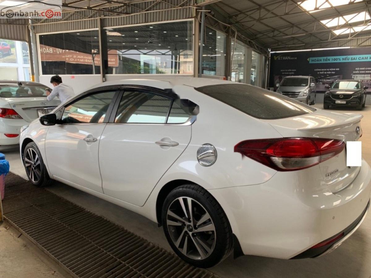 Kia Cerato 2.0 AT 2018 - Bán xe Kia Cerato 2.0 AT năm 2018, màu trắng xe gia đình