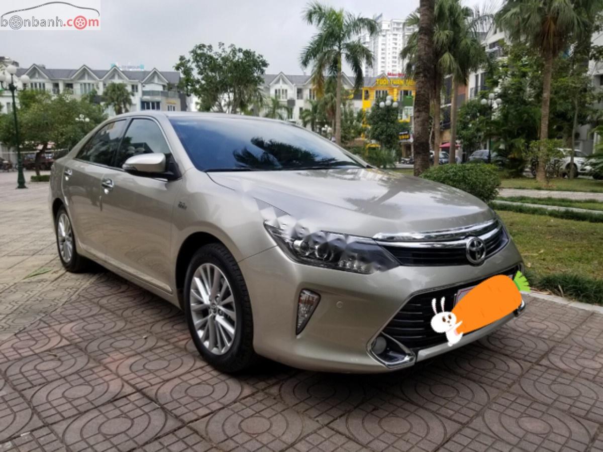 Toyota Camry   2018 - Bán xe Toyota Camry 2.5Q đời 2018, màu hồng, chính chủ