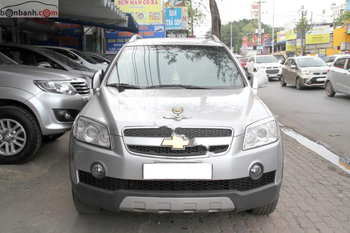 Chevrolet Captiva 2009 - Cần bán gấp Chevrolet Captiva 2009, màu bạc, giá 330tr