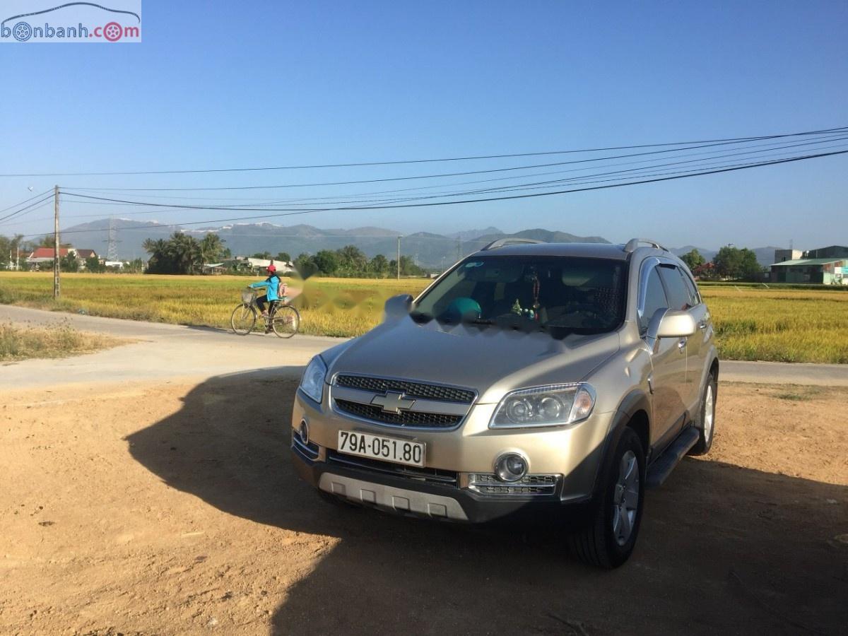 Chevrolet Captiva LT Maxx 2.4 MT 2009 - Cần bán Chevrolet Captiva 2009, màu vàng, giá chỉ 289 triệu