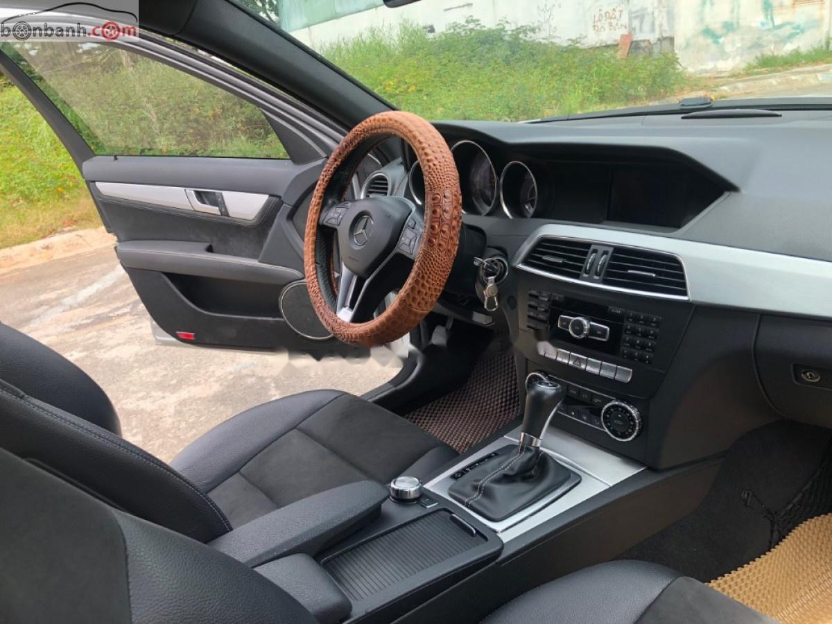 Mercedes-Benz C class 2014 - Bán Mercedes C200 đời 2014, màu bạc, giá chỉ 735 triệu