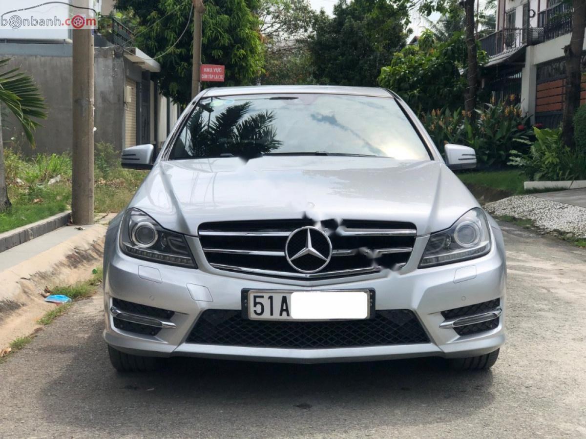 Mercedes-Benz C class   2014 - Cần bán gấp Mercedes C200 năm 2014, màu bạc