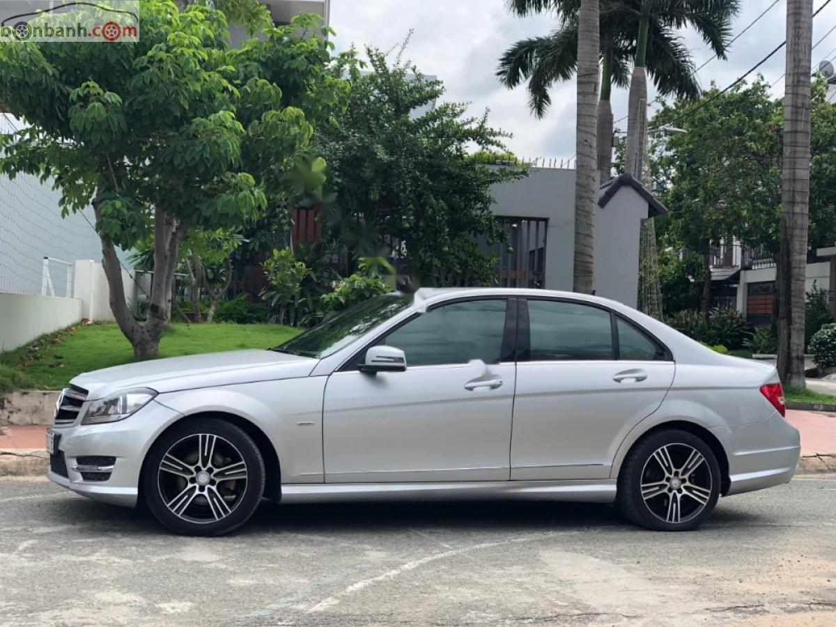 Mercedes-Benz C class   2014 - Cần bán gấp Mercedes C200 năm 2014, màu bạc