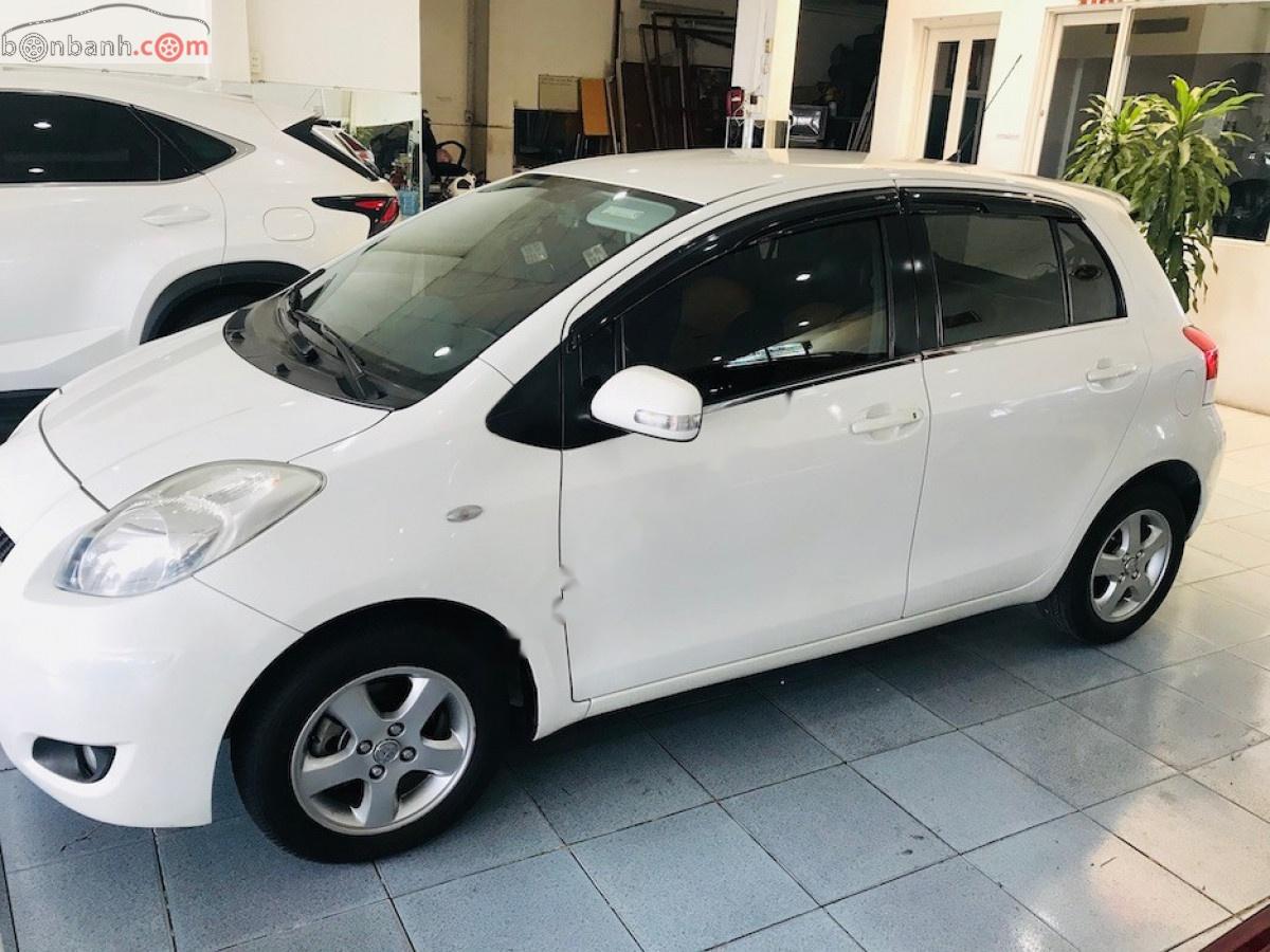 Toyota Yaris 2009 - Bán ô tô Toyota Yaris năm 2009, màu trắng, nhập khẩu chính hãng