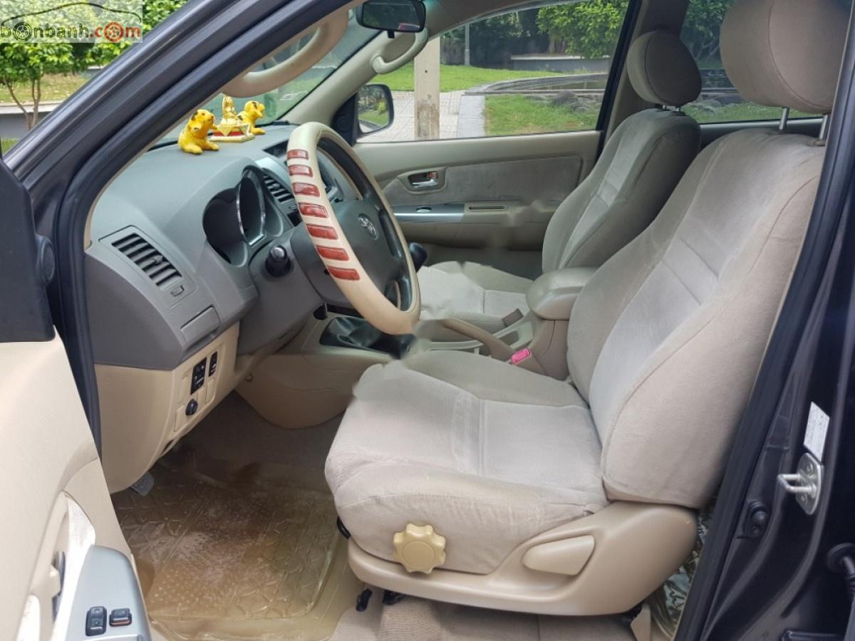 Toyota Fortuner 2011 - Bán Toyota Fortuner 2011, màu xám đã đi 86000 km xe còn mới