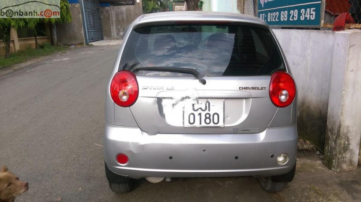 Chevrolet Spark 2010 - Bán Chevrolet Spark LT 0.8 MT đời 2010, màu bạc, số sàn, giá tốt