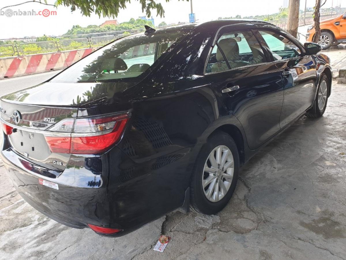 Toyota Camry 2015 - Cần bán gấp Toyota Camry đời 2015, màu đen, giá cạnh tranh