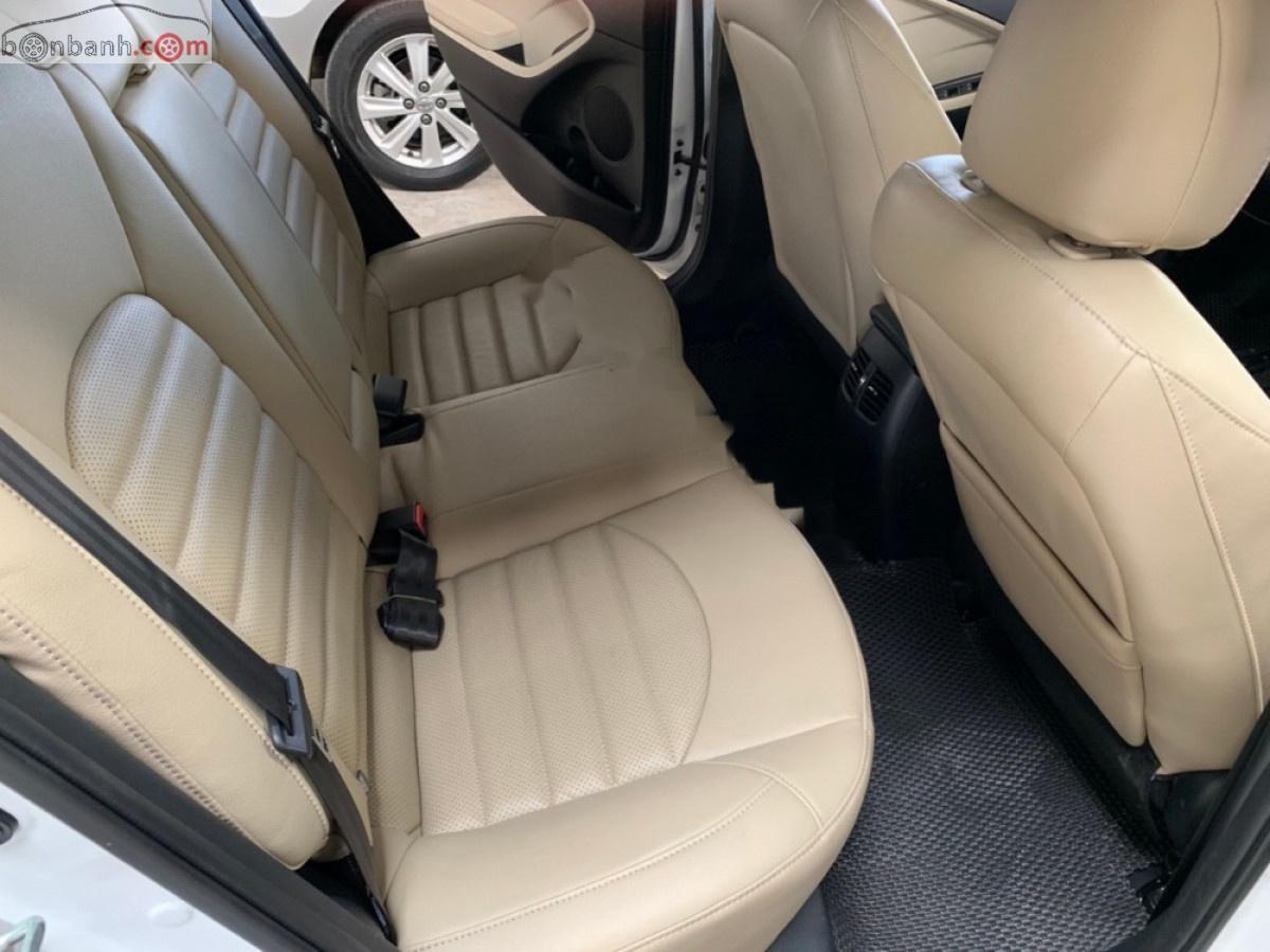 Kia Cerato 2.0 AT 2018 - Bán xe Kia Cerato 2.0 AT năm 2018, màu trắng xe gia đình