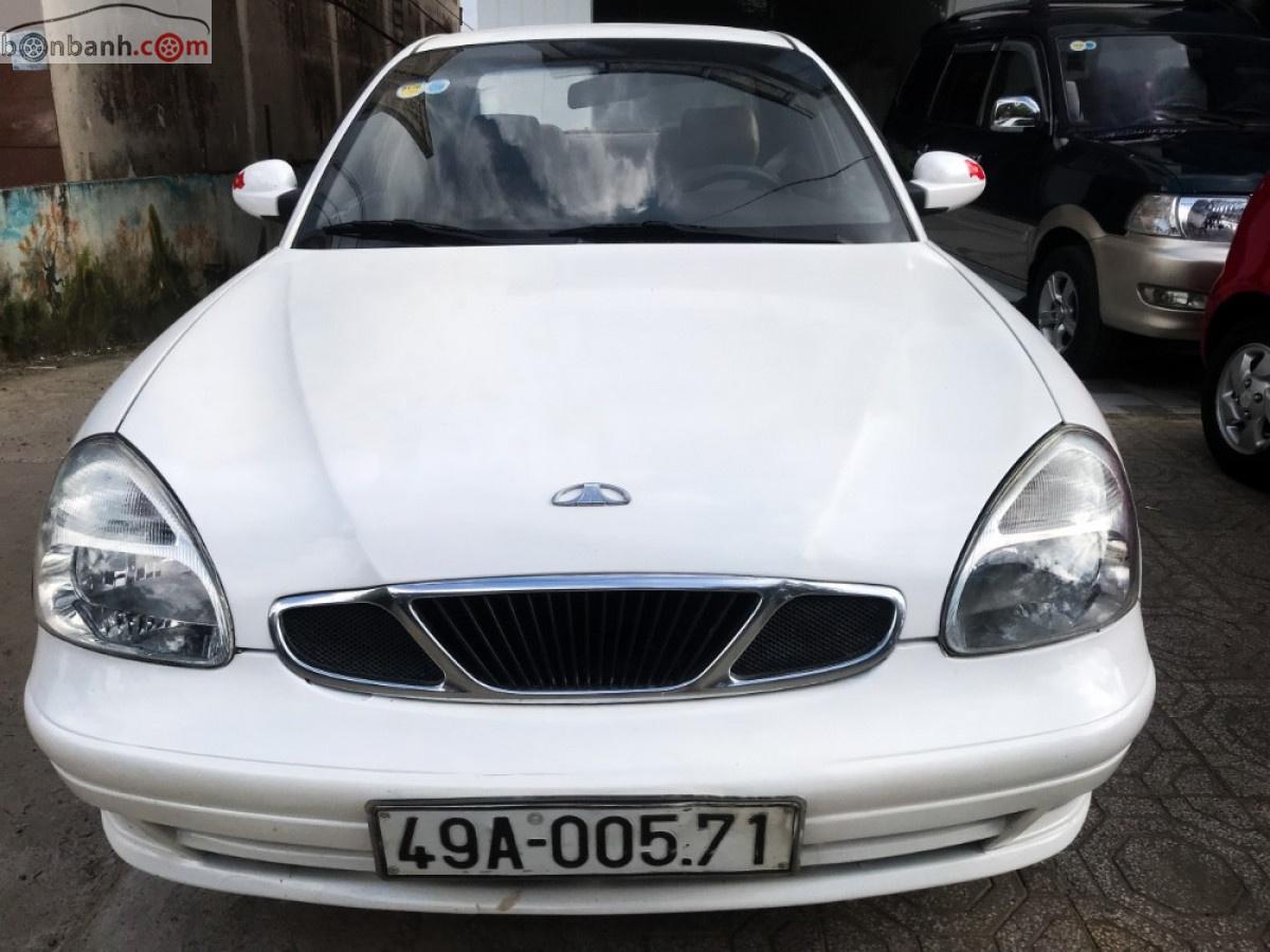 Daewoo Nubira 2002 - Bán ô tô Daewoo Nubira đời 2002, màu trắng giá cả hợp lý