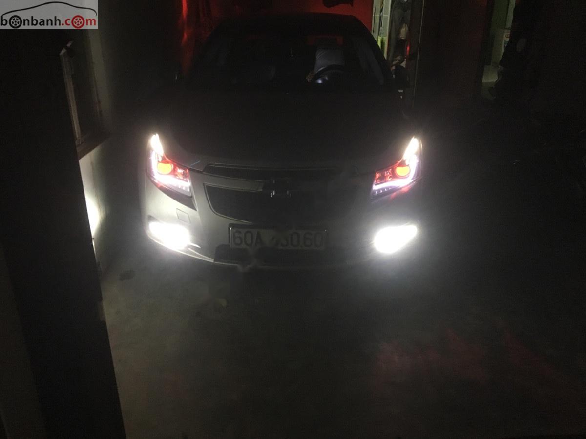 Chevrolet Cruze   2011 - Cần bán xe Chevrolet Cruze LS 1.6 MT đời 2011, màu bạc