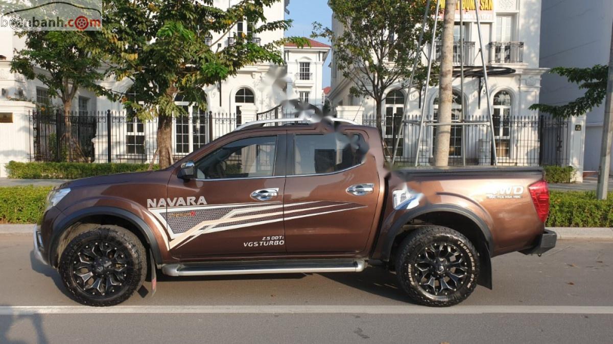 Nissan Navara VL  2015 - Bán ô tô Nissan Navara VL đời 2015, màu nâu, xe nhập, giá 585tr