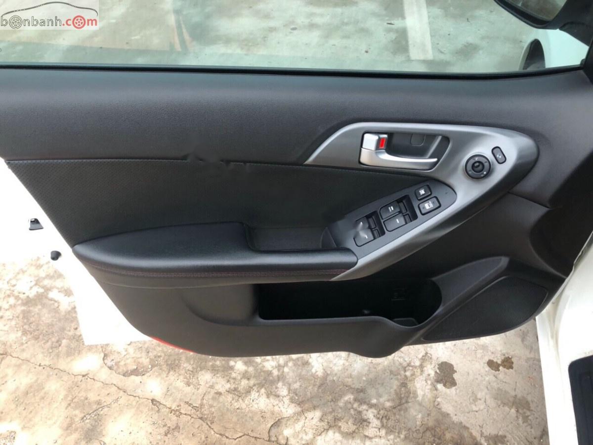 Kia Forte 2011 - Bán Kia Forte đời 2011, màu trắng, giá chỉ 270 triệu