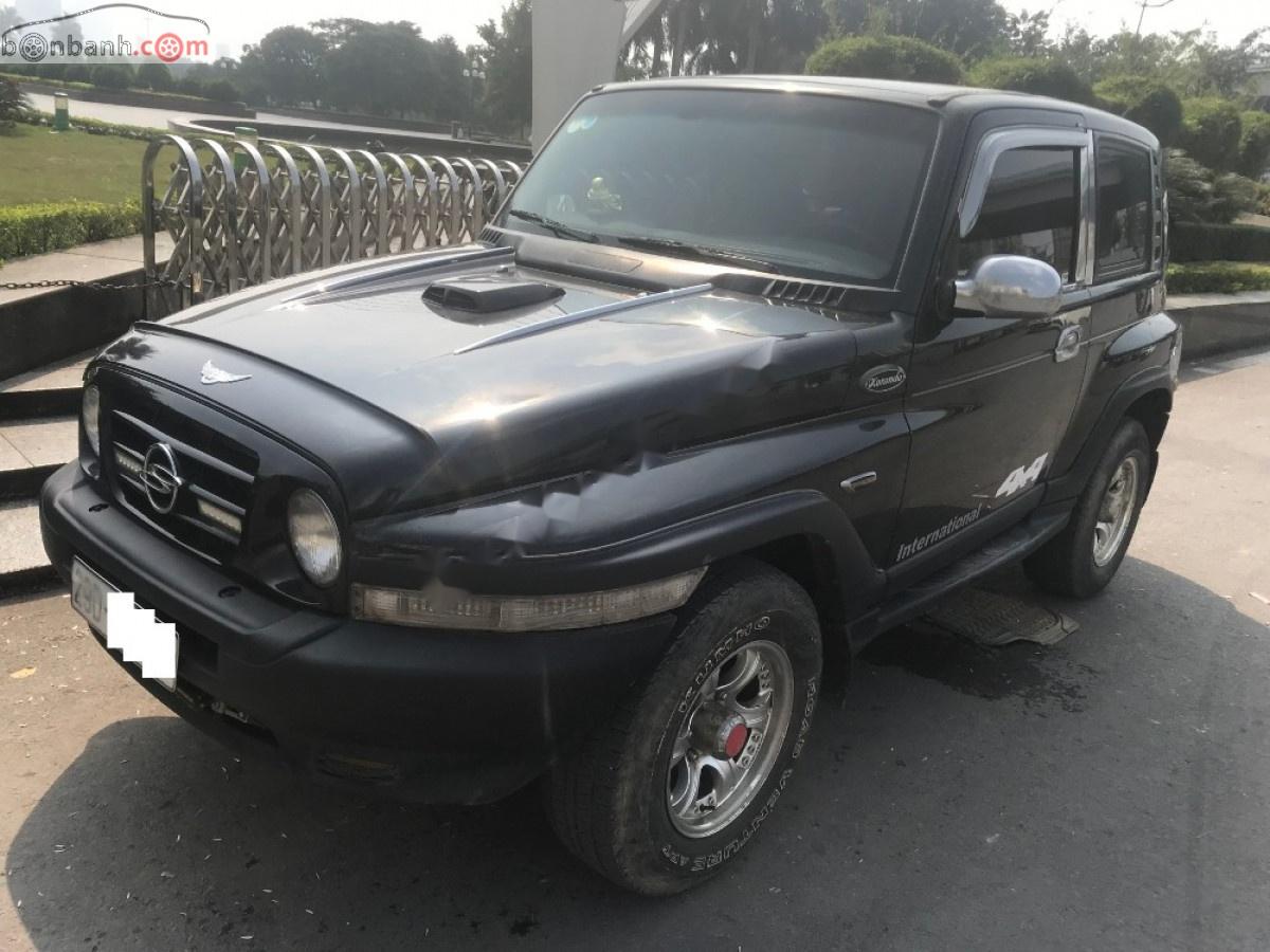 Ssangyong Korando 2004 - Cần bán lại xe Ssangyong Korando đời 2004, màu đen, nhập khẩu nguyên chiếc chính hãng