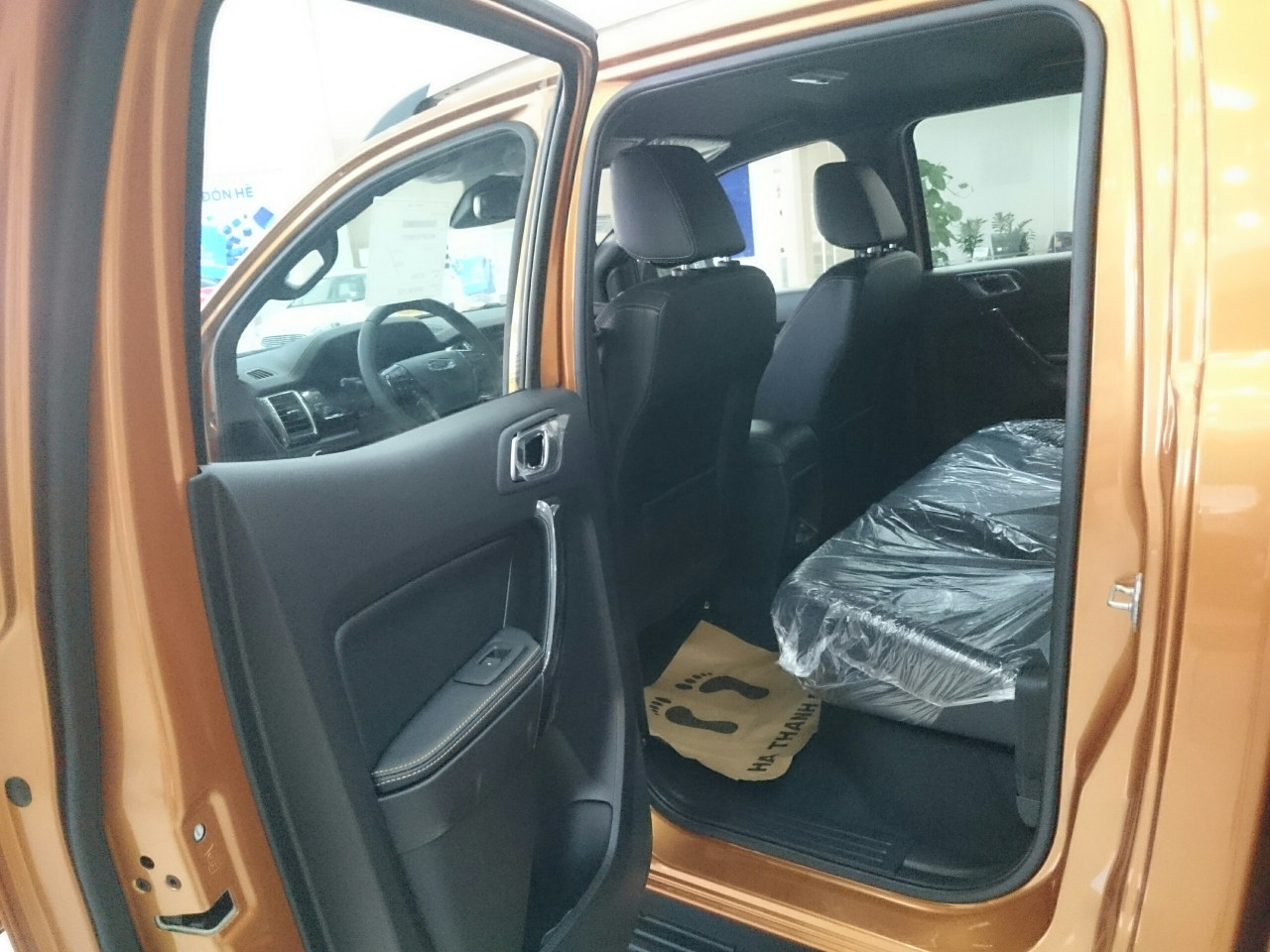 Ford Ranger 2019 - Cần bán xe Ford Ranger năm 2019, màu vàng, nhập khẩu nguyên chiếc
