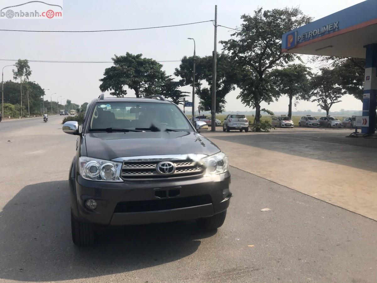 Toyota Fortuner 2.7V 4x4 AT 2009 - Cần bán lại xe Toyota Fortuner 2.7V 4x4 AT đời 2009 số tự động, 420 triệu