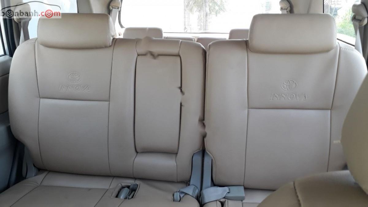 Toyota Innova G 2010 - Cần bán xe Toyota Innova G đời 2010, màu bạc còn mới