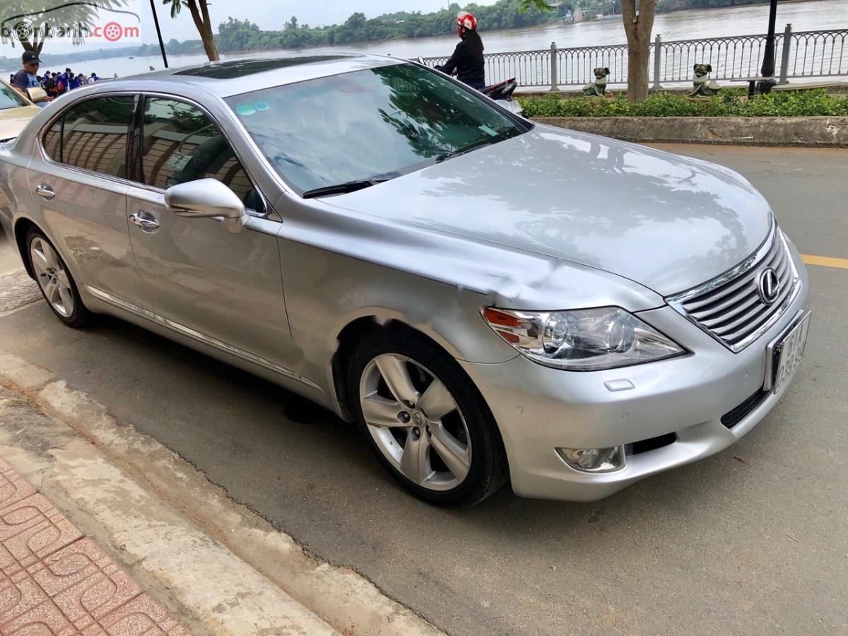 Lexus LS   2010 - Cần bán Lexus LS 460L đời 2010, màu bạc, nhập khẩu  