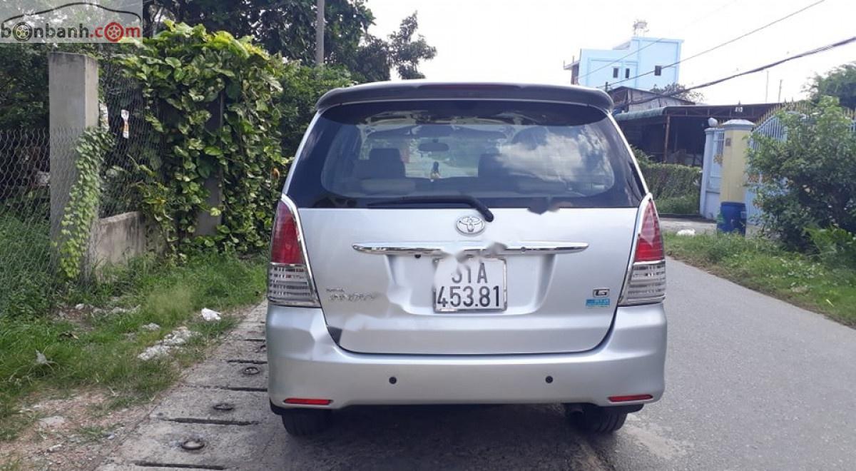 Toyota Innova G 2010 - Cần bán xe Toyota Innova G đời 2010, màu bạc còn mới