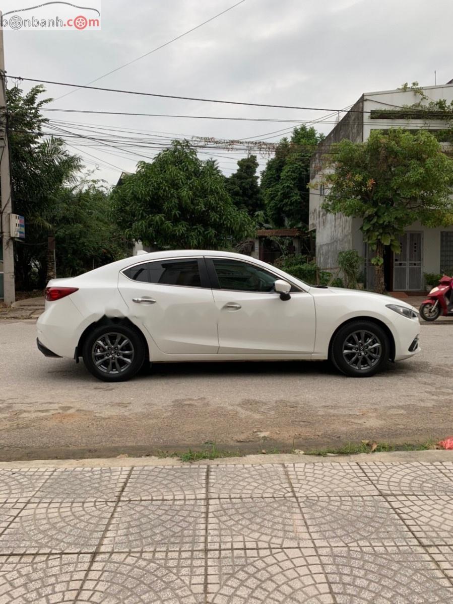 Mazda 3 1.5 AT 2017 - Cần bán gấp Mazda 3 1.5 AT năm sản xuất 2017, màu trắng