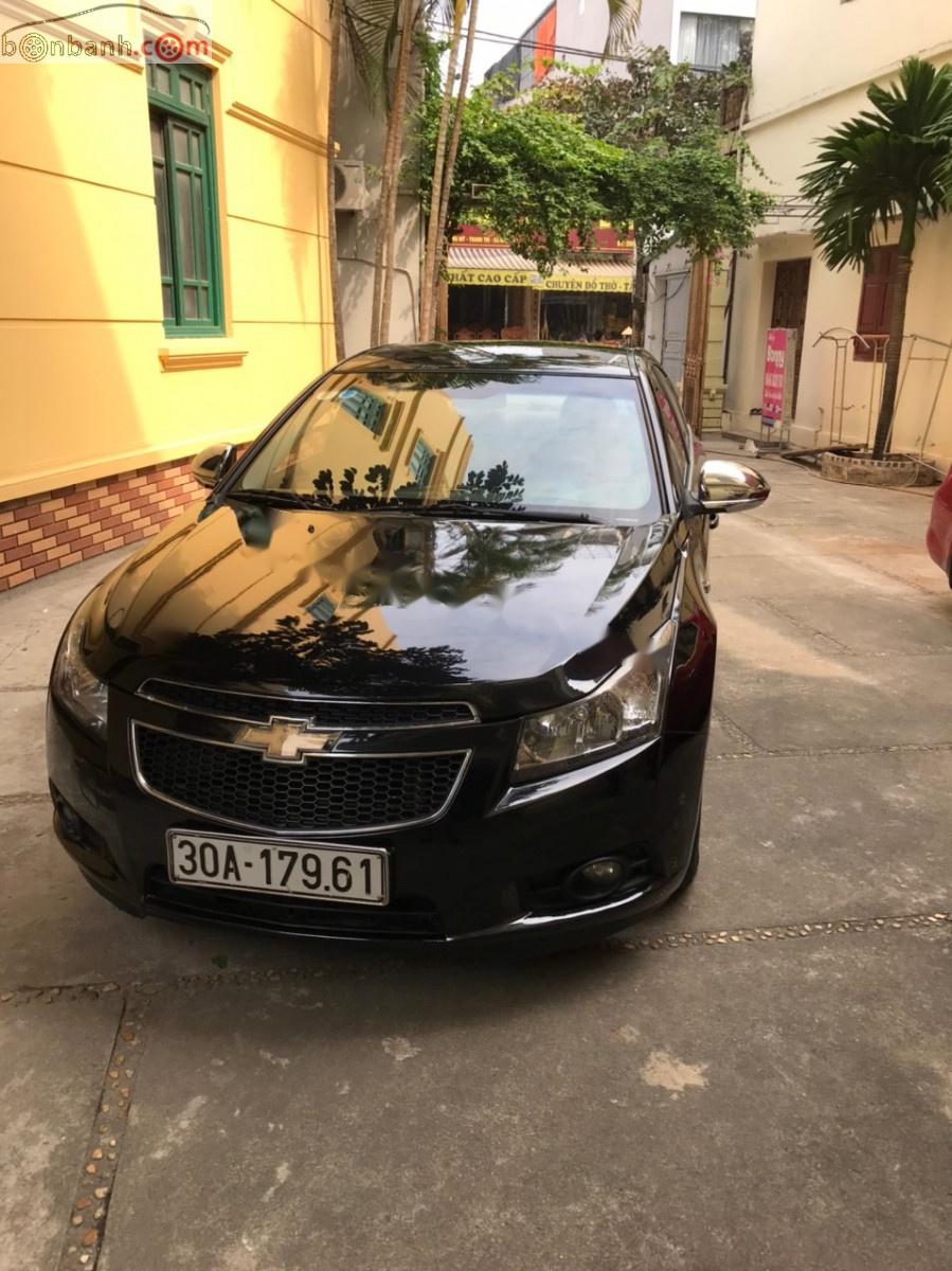 Chevrolet Cruze 2010 - Cần bán xe Chevrolet Cruze đời 2010, màu đen, 279 triệu