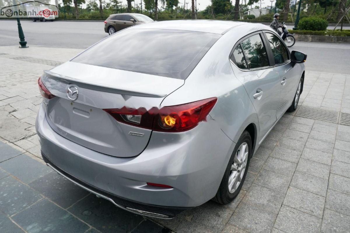 Mazda 3 1.5 AT 2018 - Cần bán lại xe Mazda 3 1.5 AT sản xuất 2018, màu bạc chính chủ, giá 633tr