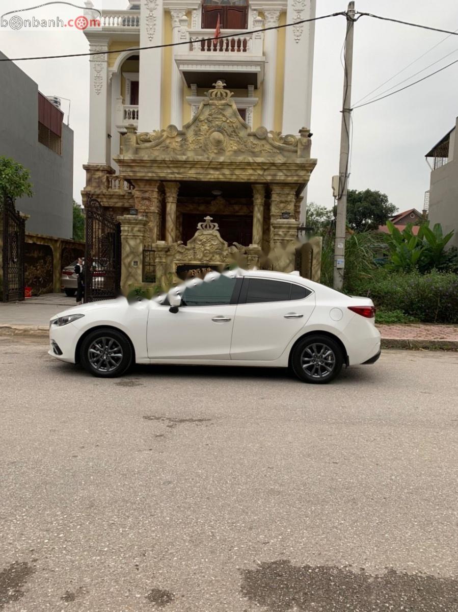 Mazda 3 1.5 AT 2017 - Cần bán gấp Mazda 3 1.5 AT năm sản xuất 2017, màu trắng