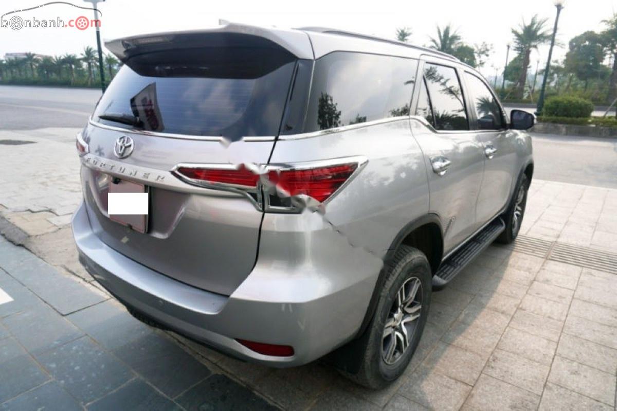 Toyota Fortuner 2.4G 4x2 MT 2017 - Bán Toyota Fortuner 2.4G 4x2 MT đời 2017, màu bạc, nhập khẩu nguyên chiếc như mới