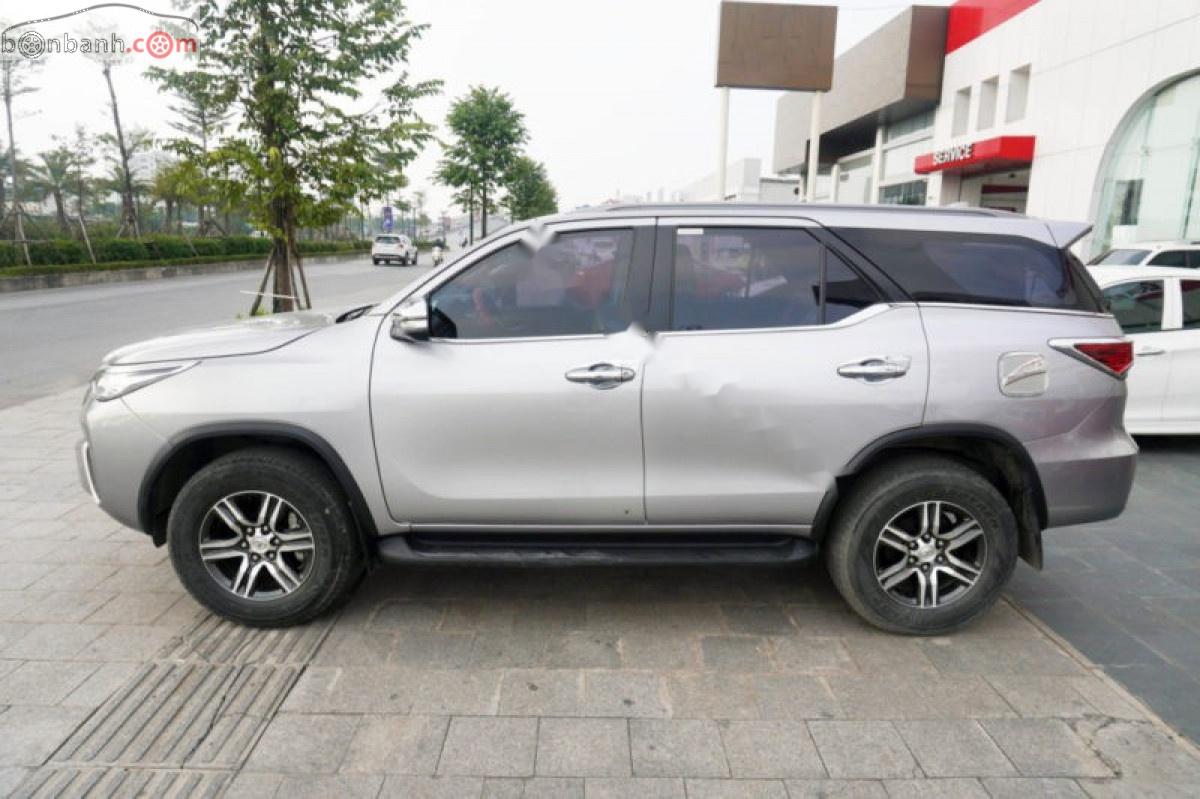 Toyota Fortuner 2.4G 4x2 MT 2017 - Bán Toyota Fortuner 2.4G 4x2 MT đời 2017, màu bạc, nhập khẩu nguyên chiếc như mới