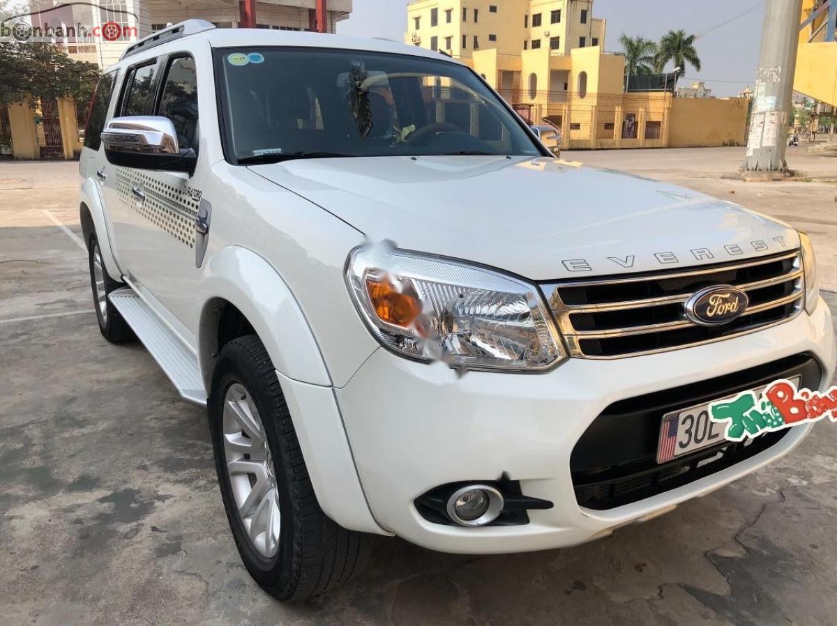 Ford Everest 2013 - Bán Ford Everest 2.5L 4x2 AT đời 2013, màu trắng, chính chủ, 579 triệu