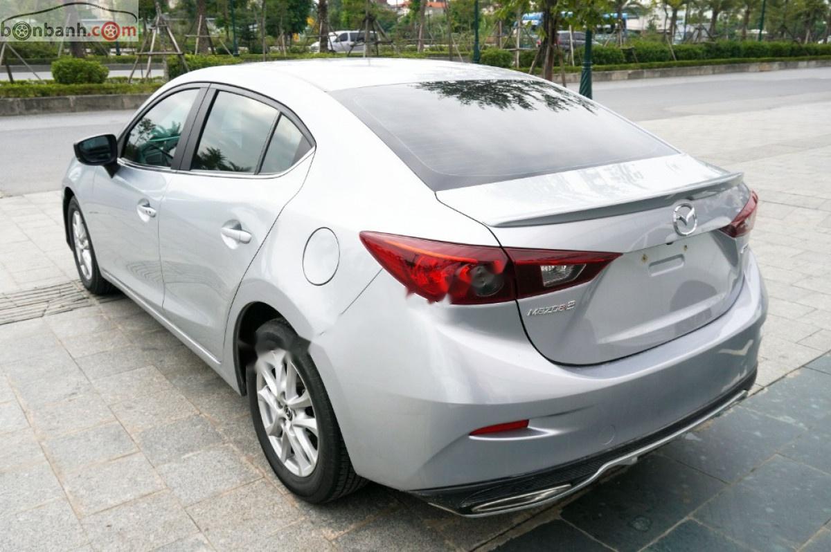 Mazda 3 1.5 AT 2018 - Cần bán lại xe Mazda 3 1.5 AT sản xuất 2018, màu bạc chính chủ, giá 633tr