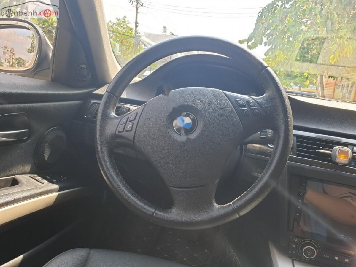 BMW 3 Series 320i 2010 - Bán xe BMW 3 Series 320i 2010, màu trắng, nhập khẩu