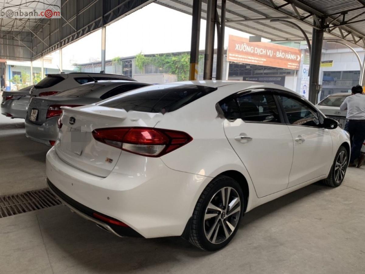 Kia Cerato 2.0 AT 2018 - Bán Kia Cerato 2.0AT đời 2018, màu trắng như mới, 608tr