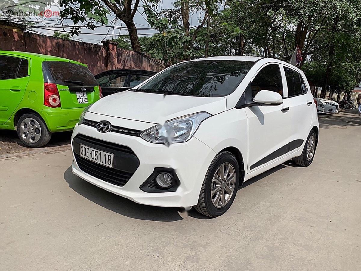 Hyundai Grand i10   2016 - Bán Hyundai Grand i10 1.2 AT năm sản xuất 2016, màu trắng, xe nhập 