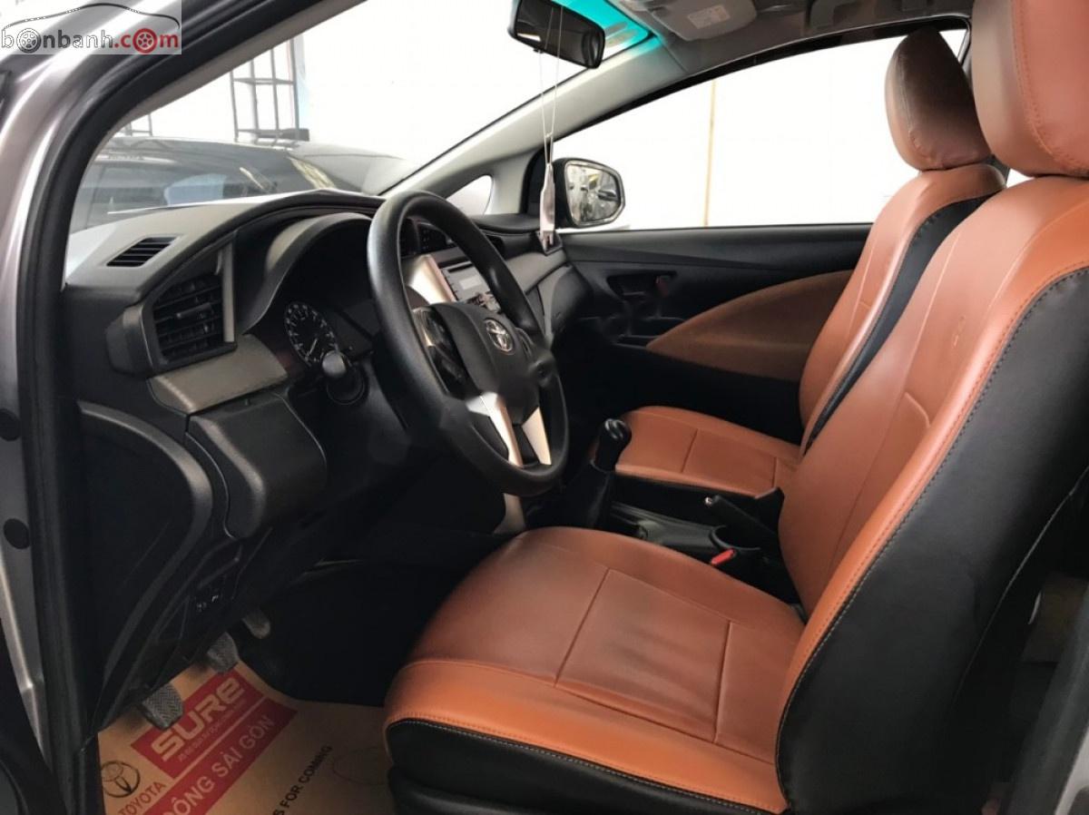 Toyota Innova 2.0E 2018 - Bán ô tô Toyota Innova 2.0E 2018, màu bạc, 740tr