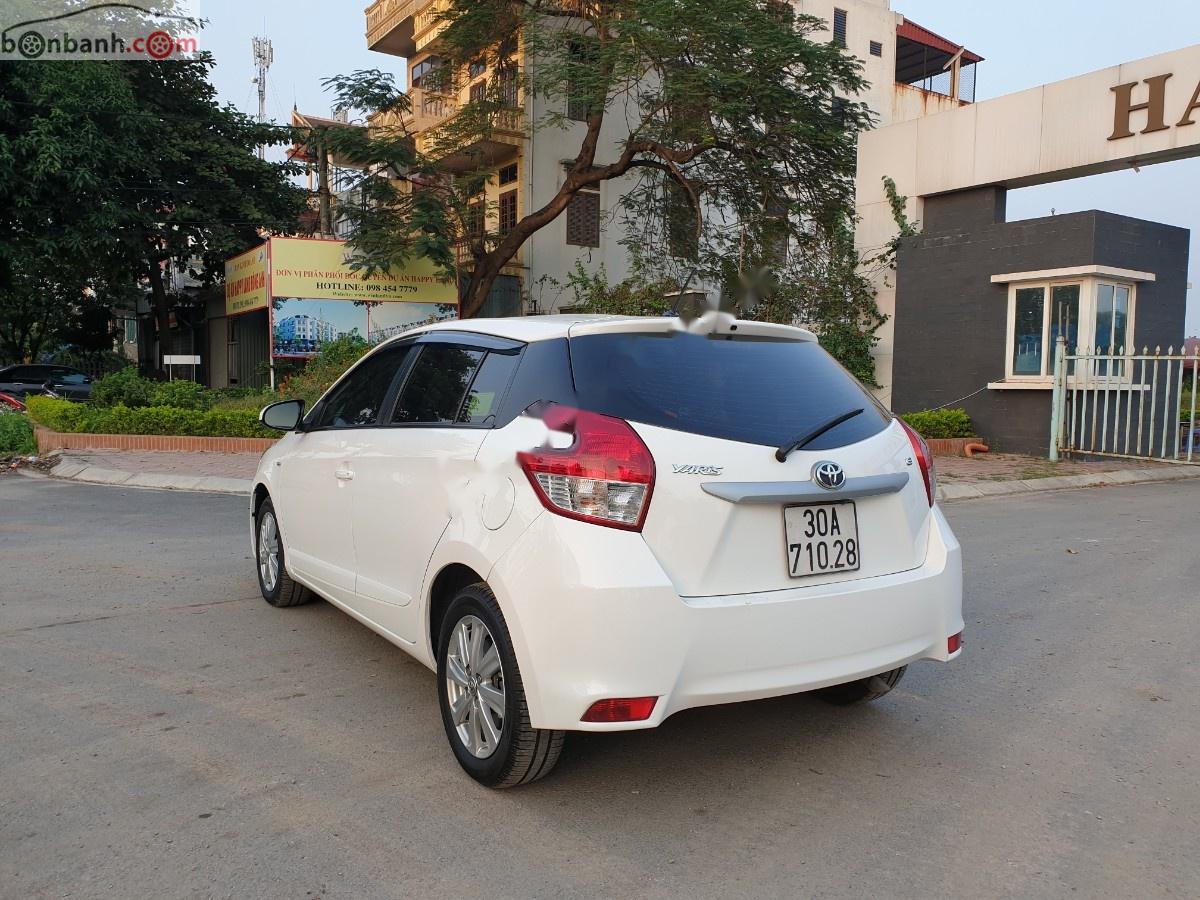 Toyota Yaris 2015 - Bán xe Toyota Yaris năm sản xuất 2015, màu trắng, xe nhập chính hãng