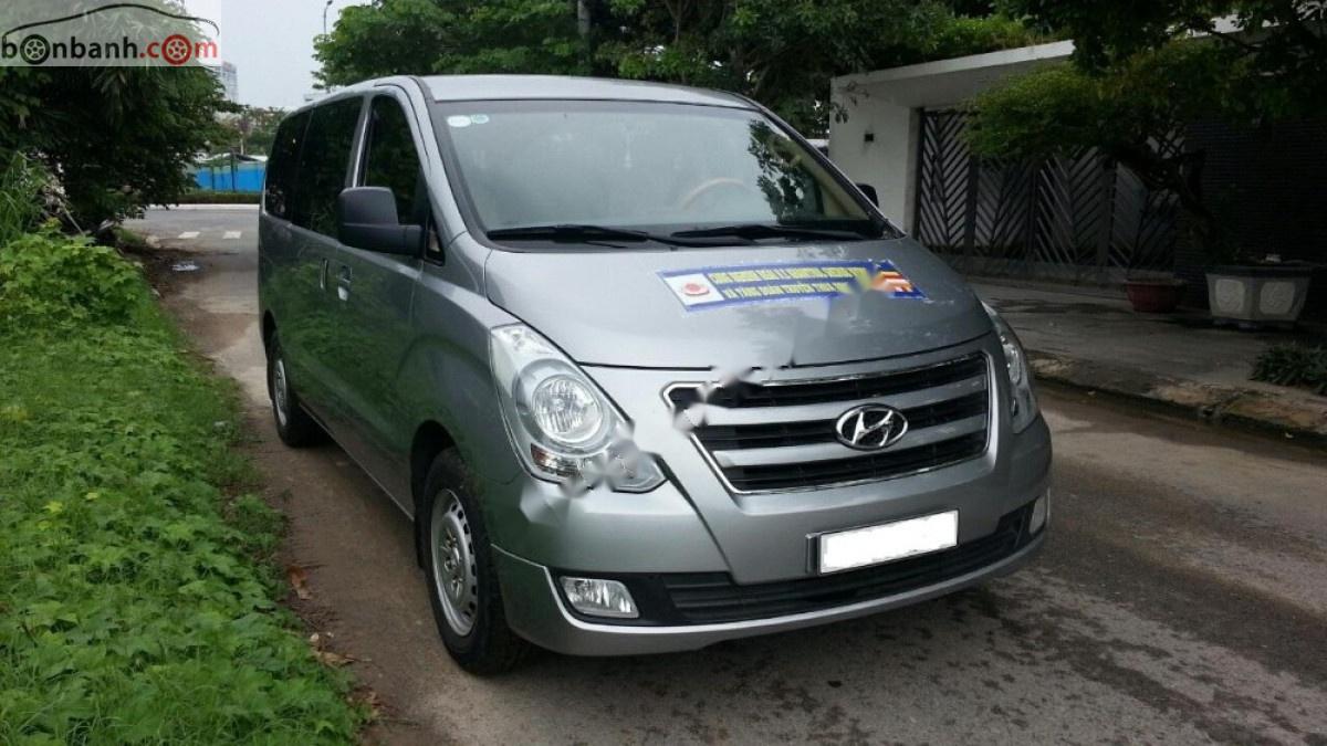 Hyundai Starex 2017 - Bán Hyundai Starex 2017, màu bạc, nhập khẩu như mới, giá chỉ 795 triệu