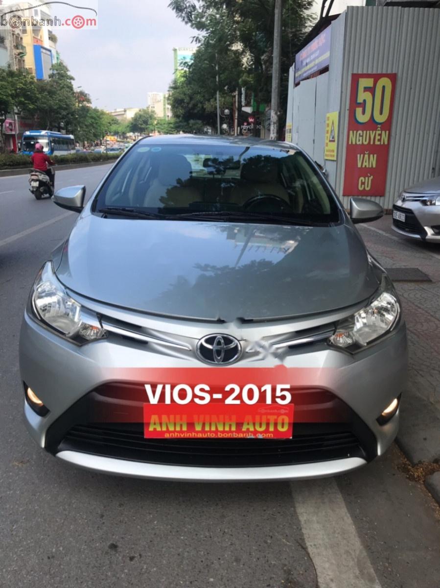 Toyota Vios 2015 - Bán xe Toyota Vios 1.5E 2015, màu bạc, số sàn, 415tr