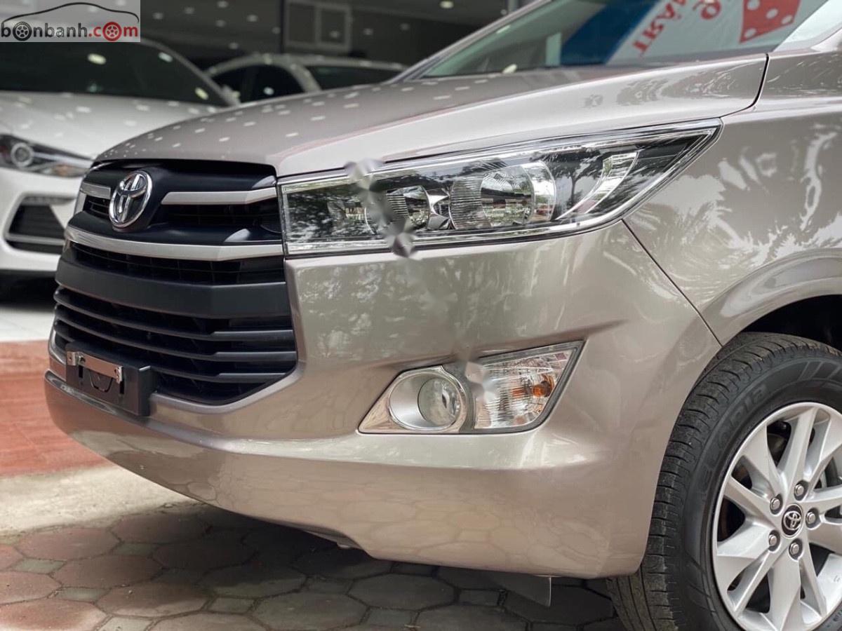 Toyota Innova   2019 - Cần bán xe Toyota Innova 2.0E đời 2019, màu đồng