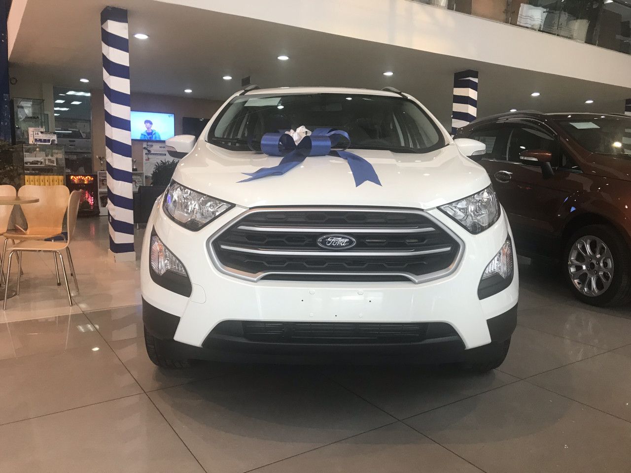 Ford EcoSport Ambiente 1.5 AT 2019 - Cần bán xe Ford EcoSport Ambiente 1.5 AT sản xuất 2019, màu trắng - Giá cả hợp lý