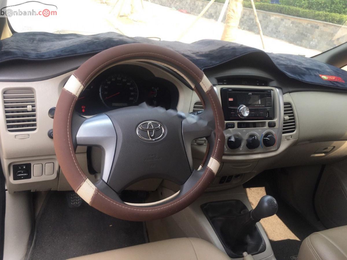Toyota Innova 2015 - Bán xe Toyota Innova G đời 2015, màu bạc, giá tốt