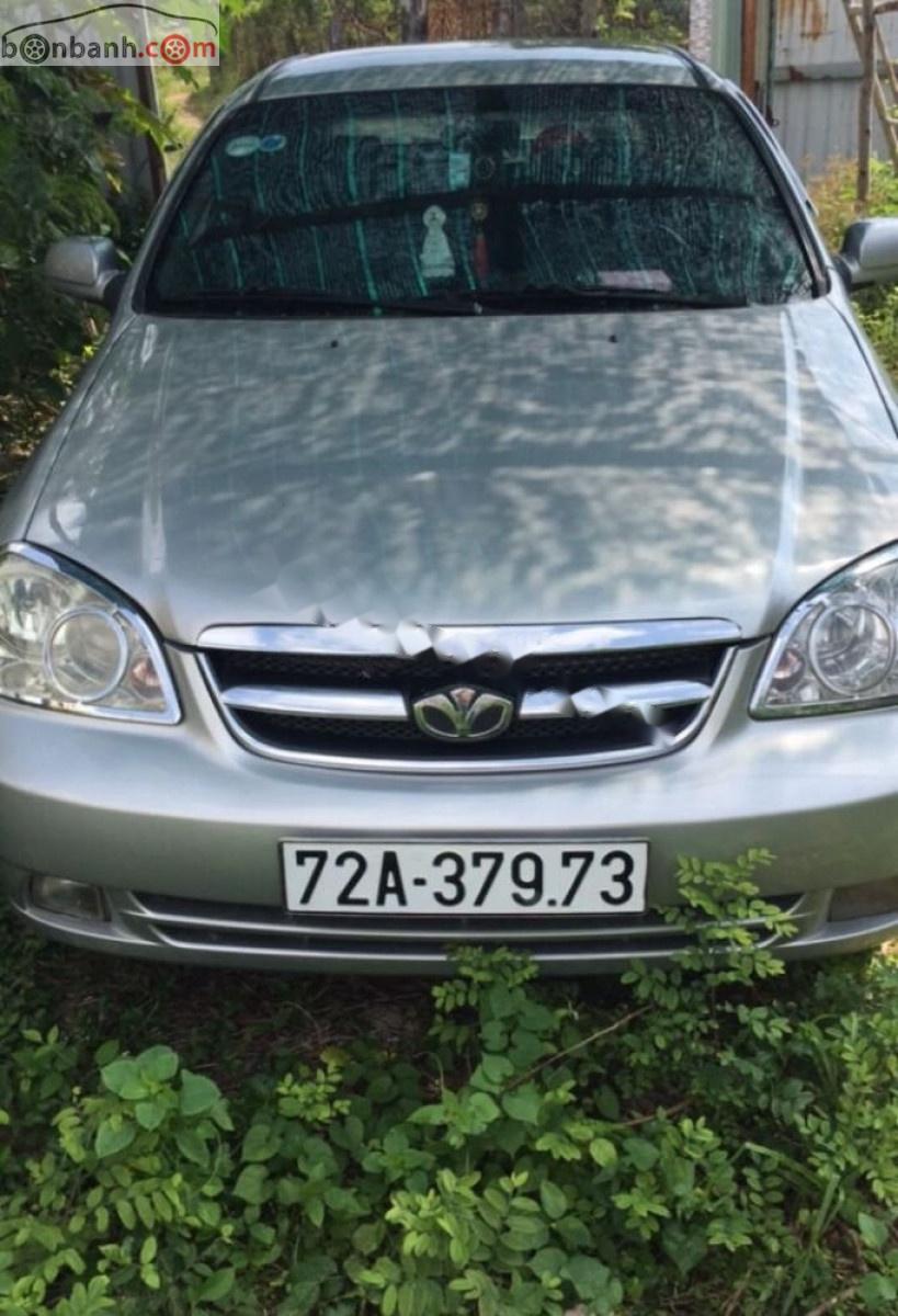 Daewoo Lacetti 2010 - Bán Daewoo Lacetti MT đời 2010, màu bạc số sàn