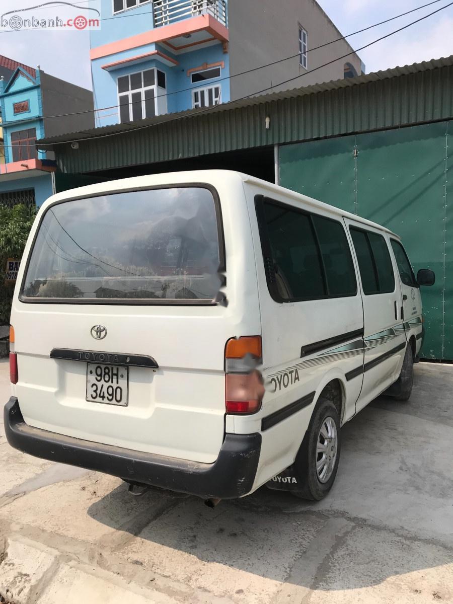 Toyota Hiace 2000 - Bán Toyota Hiace đời 2000, màu trắng, xe nhập, 30tr