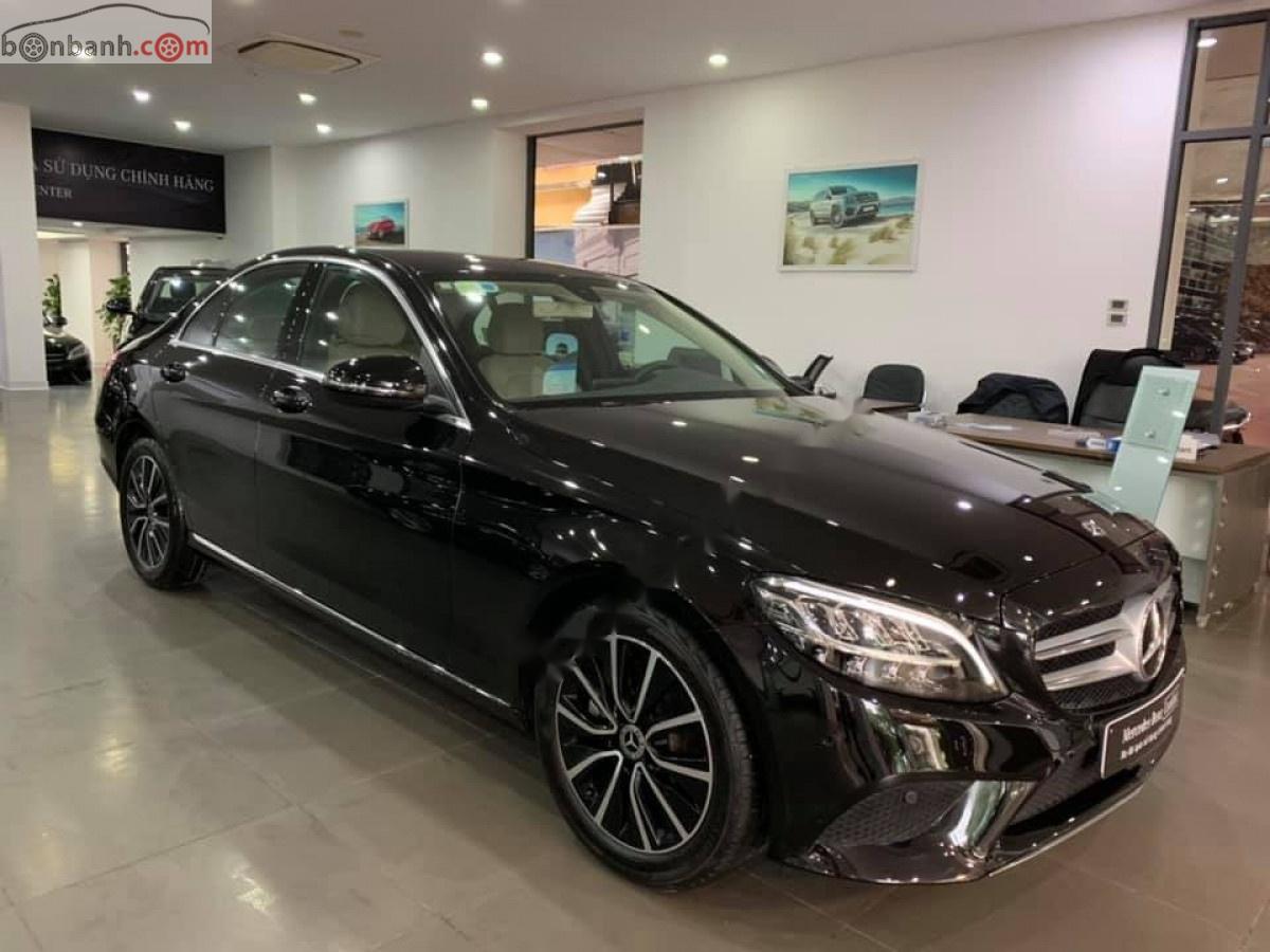 Mercedes-Benz C class   2019 - Bán xe cũ Mercedes C200 đời 2019, màu đen