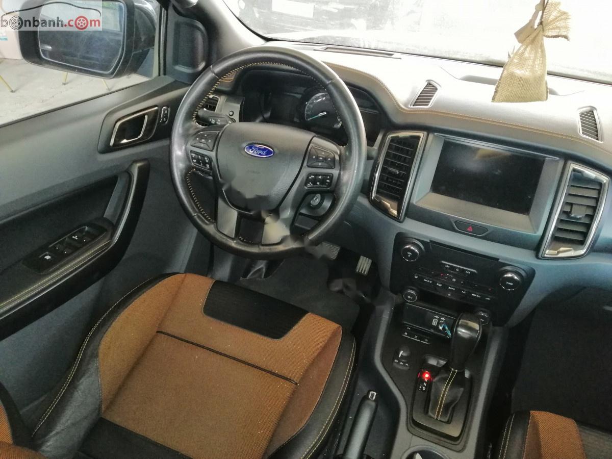 Ford Ranger 2016 - Bán ô tô Ford Ranger 3.2 Wildtrak năm 2016, màu đen, nhập khẩu nguyên chiếc số tự động, giá 740tr