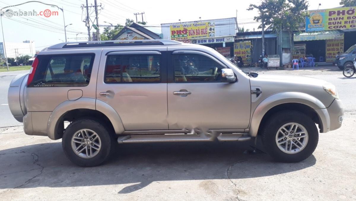 Ford Everest   2009 - Cần bán lại xe cũ Ford Everest 2009, màu bạc